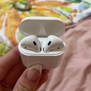 Apple AirPods